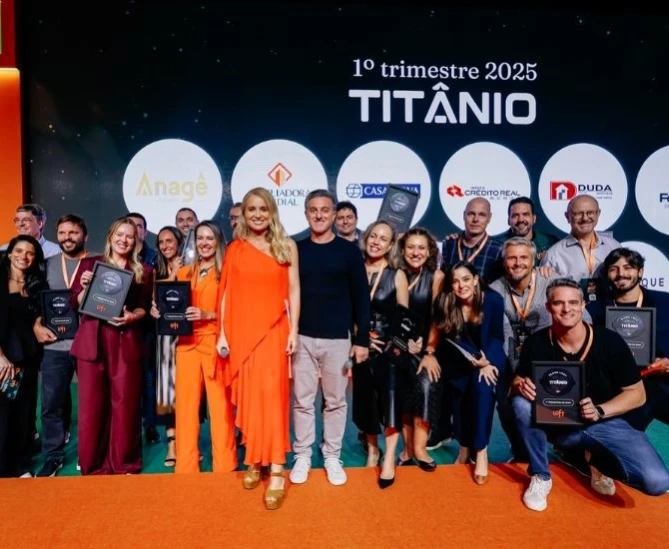 Ilustração destacando os benefícios do Clube Loft para imobiliárias parceiras, incluindo vantagens exclusivas e oportunidades de crescimento.