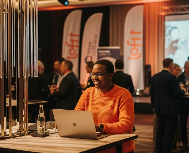 Ilustração representando crescimento do serviço Repasse Loft para imobiliárias